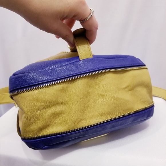 STEVE MADDEN Crossbody Expandable Bag Cobalt Blue - Picture 5 of 8